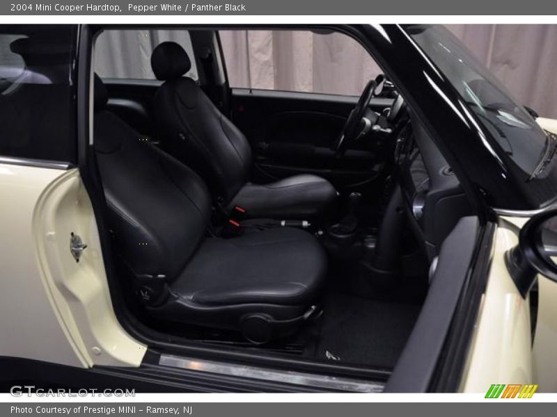 Pepper White / Panther Black 2004 Mini Cooper Hardtop