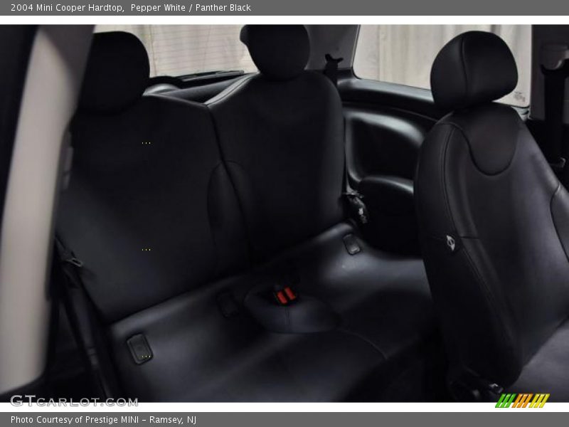 Pepper White / Panther Black 2004 Mini Cooper Hardtop