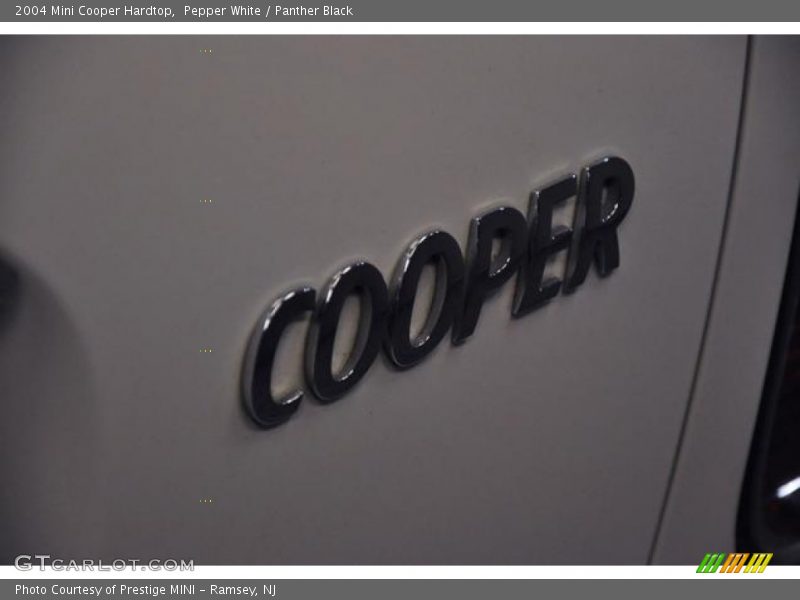 Pepper White / Panther Black 2004 Mini Cooper Hardtop