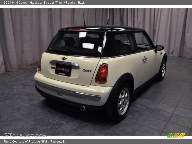 Pepper White / Panther Black 2004 Mini Cooper Hardtop