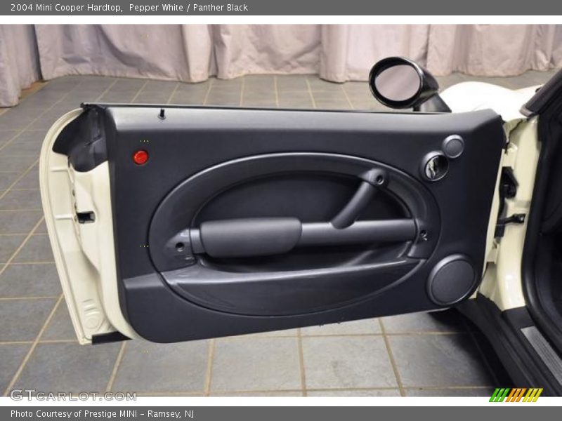 Pepper White / Panther Black 2004 Mini Cooper Hardtop