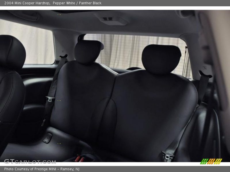 Pepper White / Panther Black 2004 Mini Cooper Hardtop
