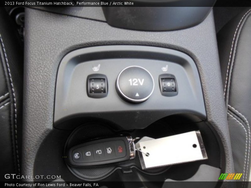 Performance Blue / Arctic White 2013 Ford Focus Titanium Hatchback