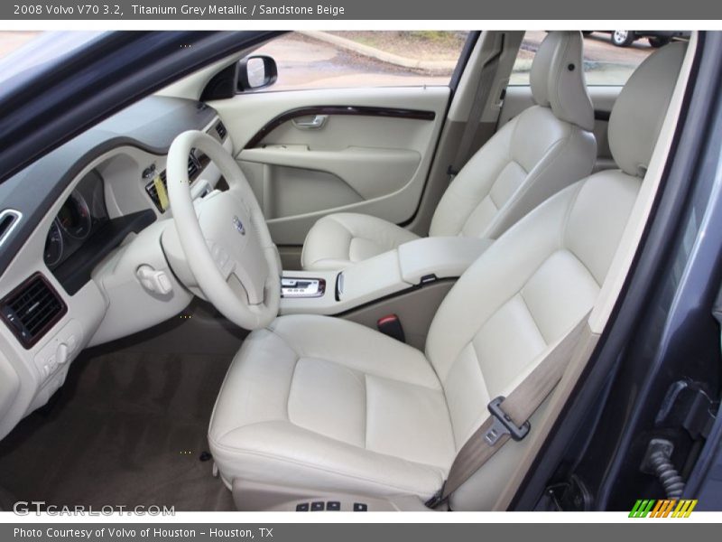 Front Seat of 2008 V70 3.2