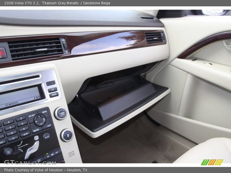Titanium Grey Metallic / Sandstone Beige 2008 Volvo V70 3.2