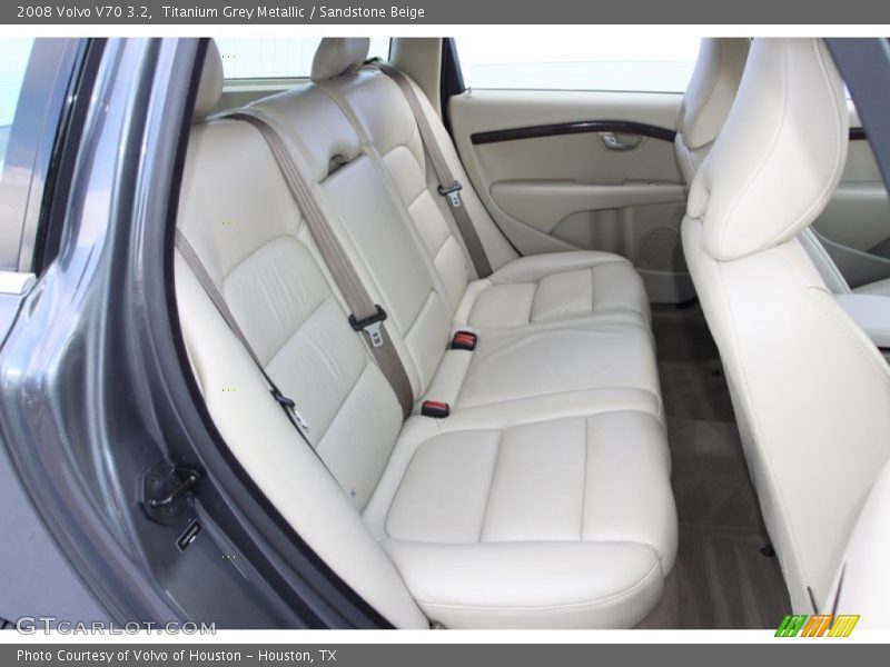 Rear Seat of 2008 V70 3.2