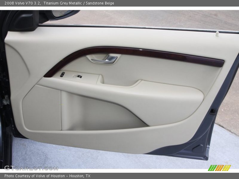 Titanium Grey Metallic / Sandstone Beige 2008 Volvo V70 3.2