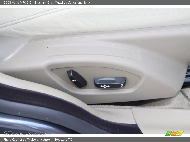 Titanium Grey Metallic / Sandstone Beige 2008 Volvo V70 3.2