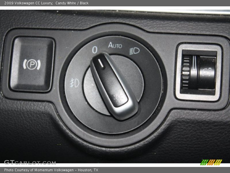 Candy White / Black 2009 Volkswagen CC Luxury