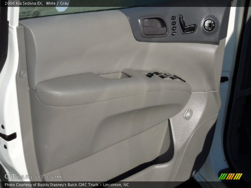 White / Gray 2006 Kia Sedona EX