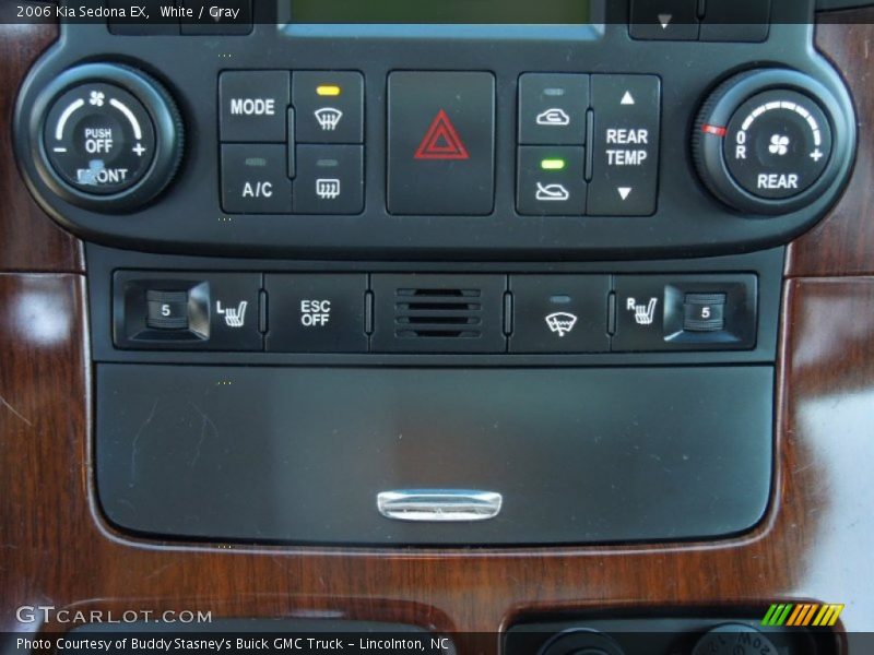White / Gray 2006 Kia Sedona EX
