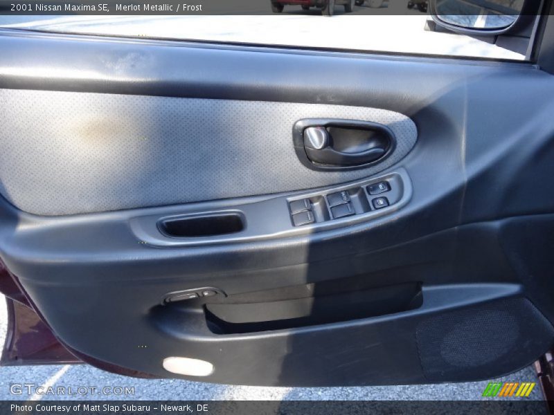 Merlot Metallic / Frost 2001 Nissan Maxima SE