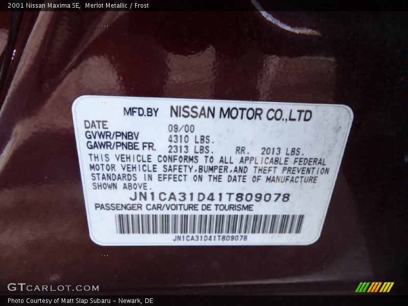 Merlot Metallic / Frost 2001 Nissan Maxima SE