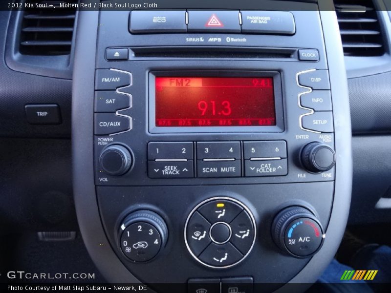 Molten Red / Black Soul Logo Cloth 2012 Kia Soul +