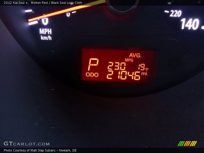 Molten Red / Black Soul Logo Cloth 2012 Kia Soul +
