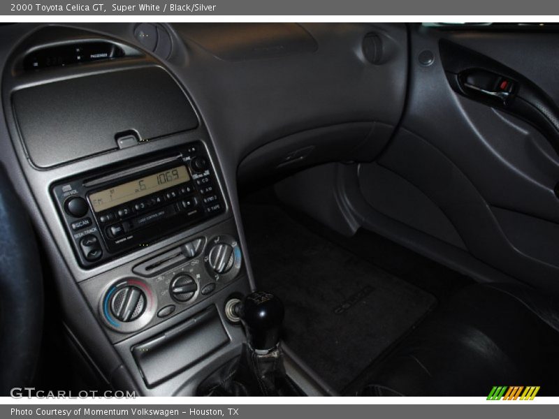 Super White / Black/Silver 2000 Toyota Celica GT