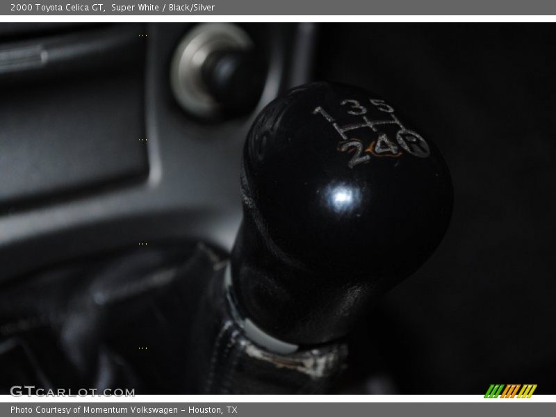 Super White / Black/Silver 2000 Toyota Celica GT