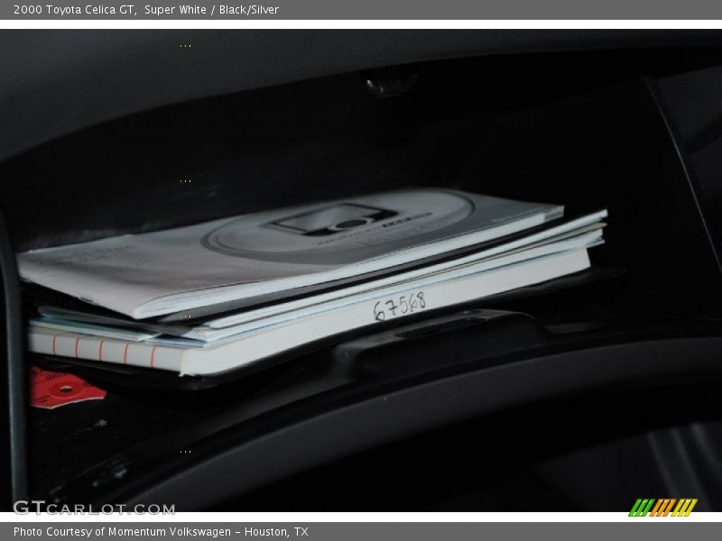 Super White / Black/Silver 2000 Toyota Celica GT