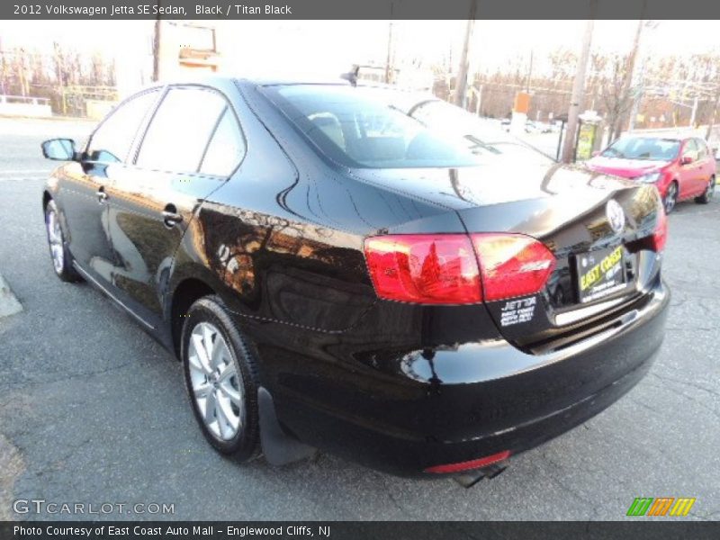Black / Titan Black 2012 Volkswagen Jetta SE Sedan