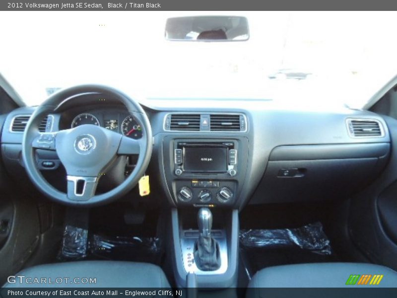 Black / Titan Black 2012 Volkswagen Jetta SE Sedan