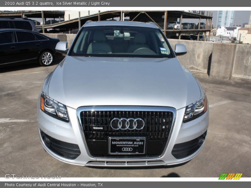 Ice Silver Metallic / Light Grey 2010 Audi Q5 3.2 quattro