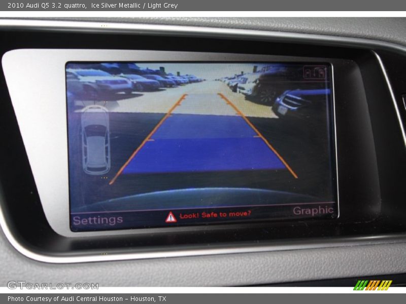 Ice Silver Metallic / Light Grey 2010 Audi Q5 3.2 quattro