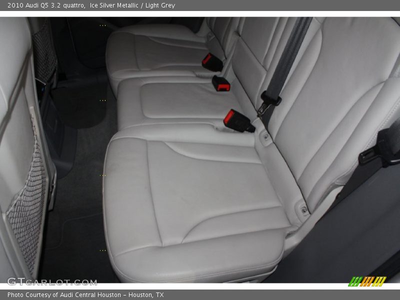 Ice Silver Metallic / Light Grey 2010 Audi Q5 3.2 quattro