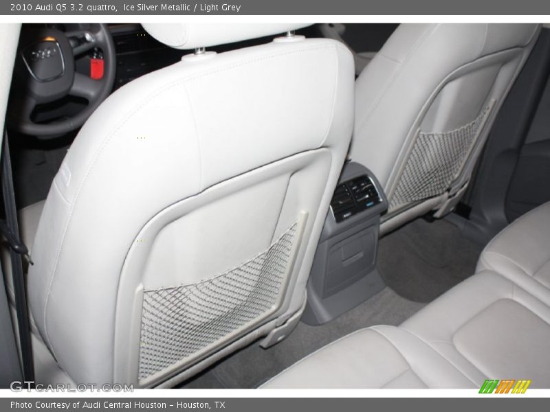 Ice Silver Metallic / Light Grey 2010 Audi Q5 3.2 quattro