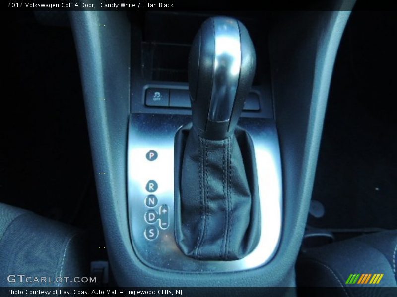Candy White / Titan Black 2012 Volkswagen Golf 4 Door