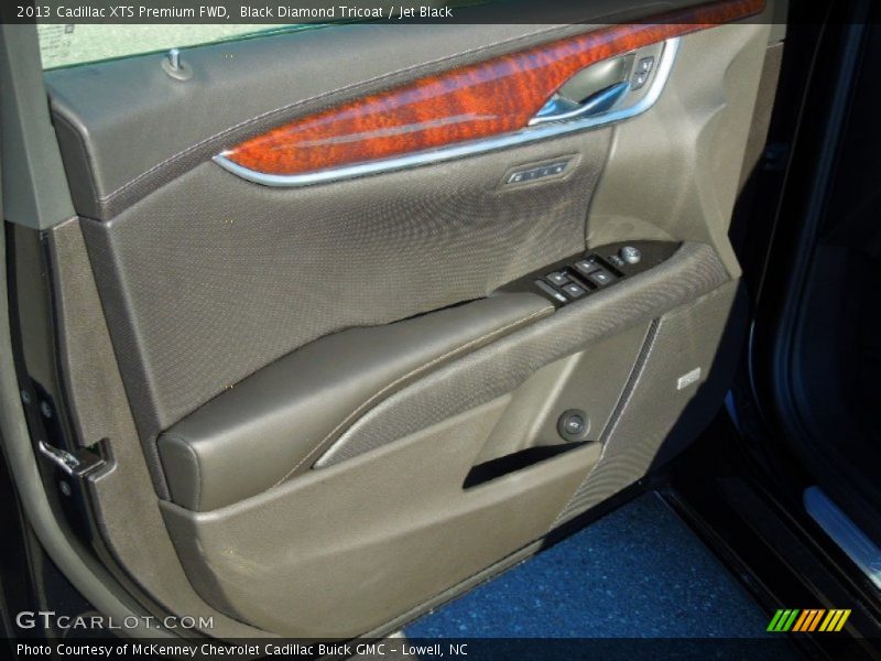 Black Diamond Tricoat / Jet Black 2013 Cadillac XTS Premium FWD