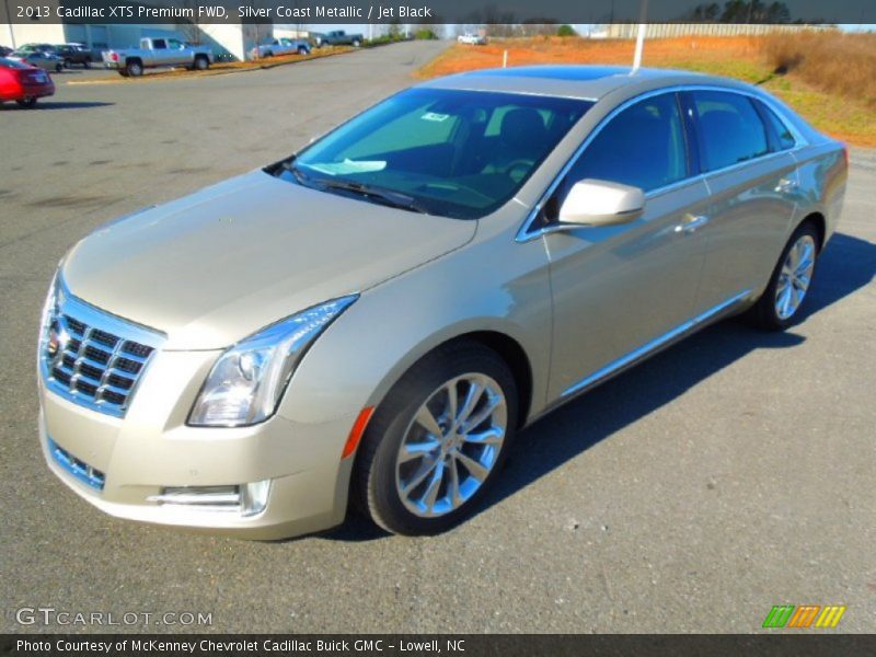 Front 3/4 View of 2013 XTS Premium FWD