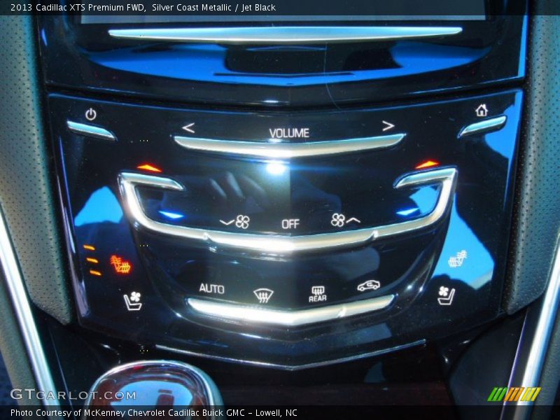 Controls of 2013 XTS Premium FWD