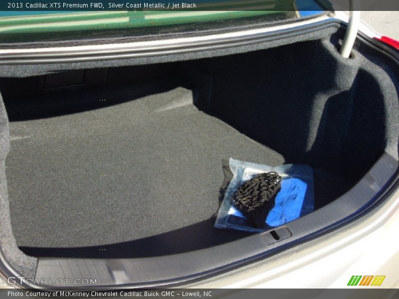  2013 XTS Premium FWD Trunk