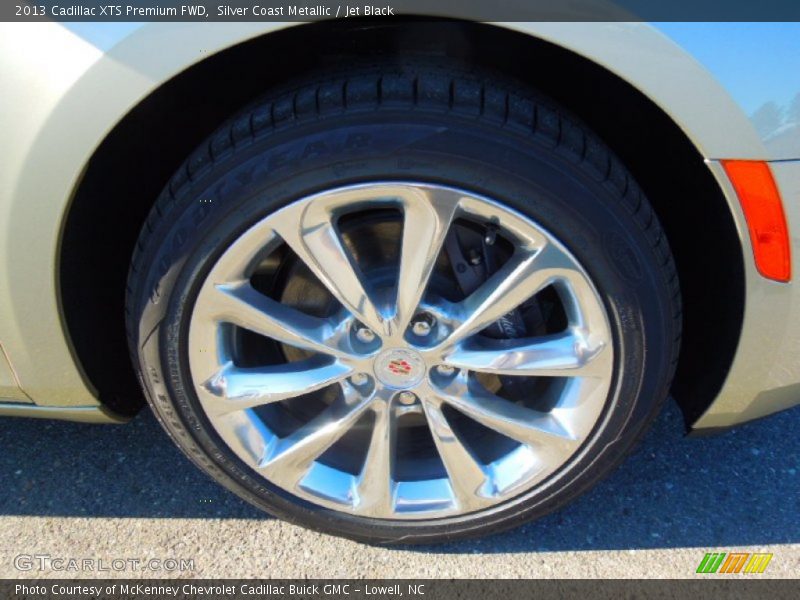  2013 XTS Premium FWD Wheel