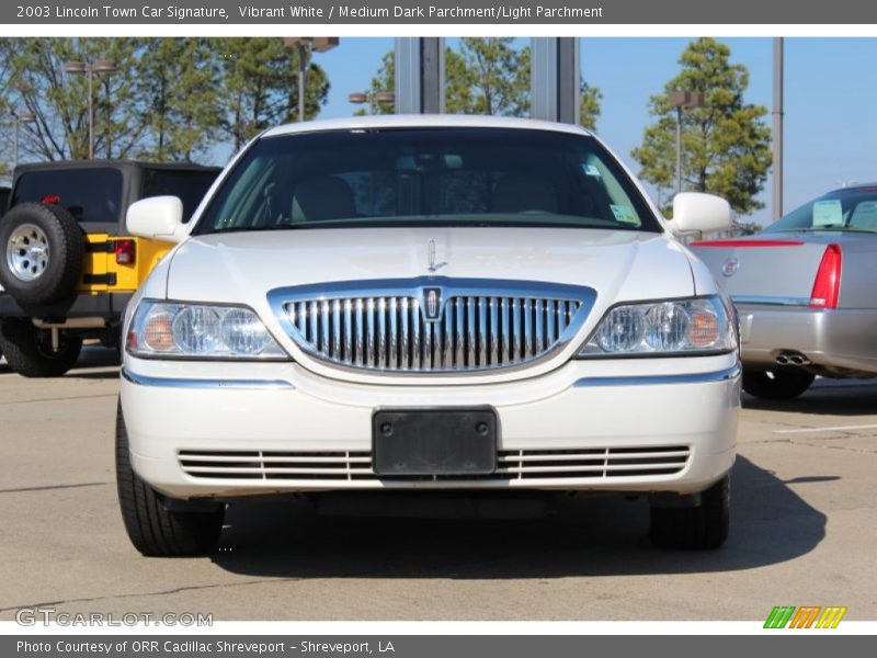 Vibrant White / Medium Dark Parchment/Light Parchment 2003 Lincoln Town Car Signature