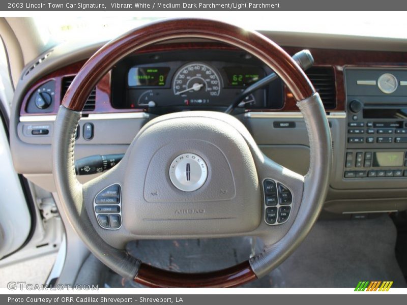 Vibrant White / Medium Dark Parchment/Light Parchment 2003 Lincoln Town Car Signature