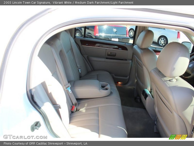 Vibrant White / Medium Dark Parchment/Light Parchment 2003 Lincoln Town Car Signature