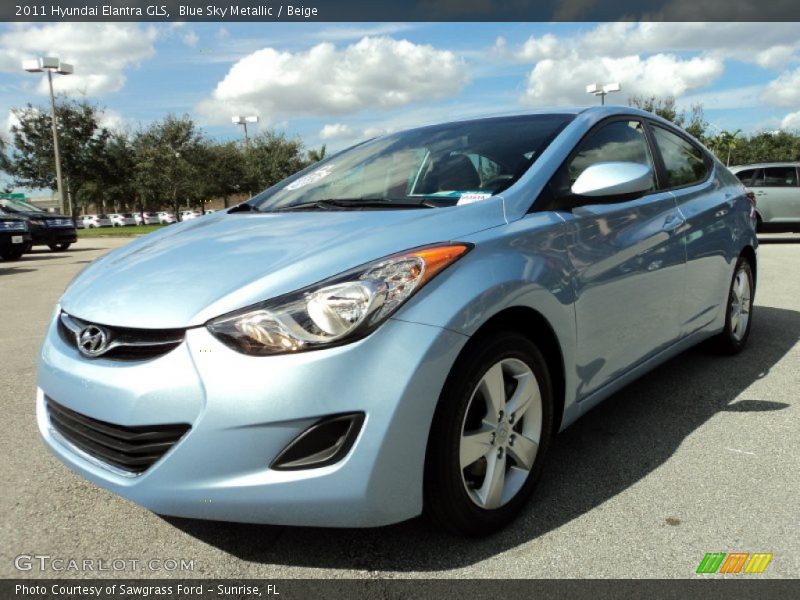 Front 3/4 View of 2011 Elantra GLS