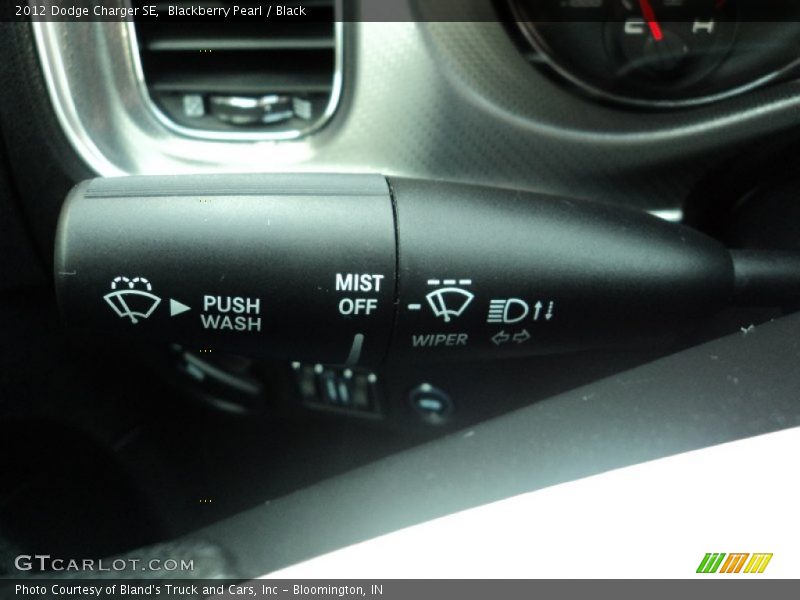Blackberry Pearl / Black 2012 Dodge Charger SE
