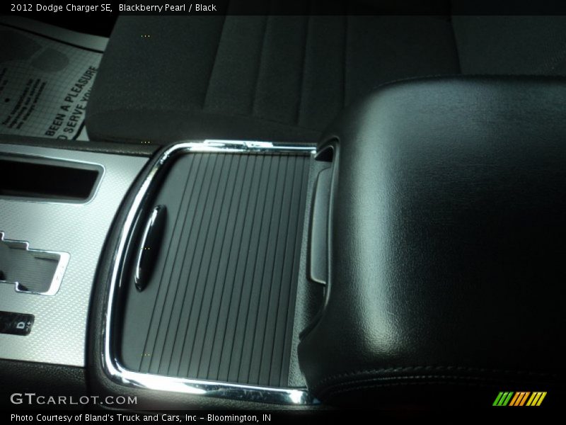 Blackberry Pearl / Black 2012 Dodge Charger SE
