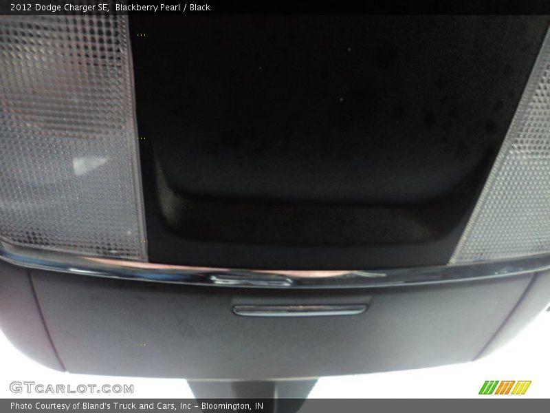 Blackberry Pearl / Black 2012 Dodge Charger SE