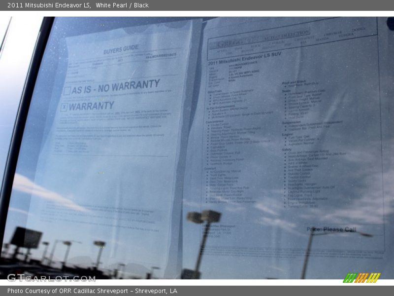White Pearl / Black 2011 Mitsubishi Endeavor LS