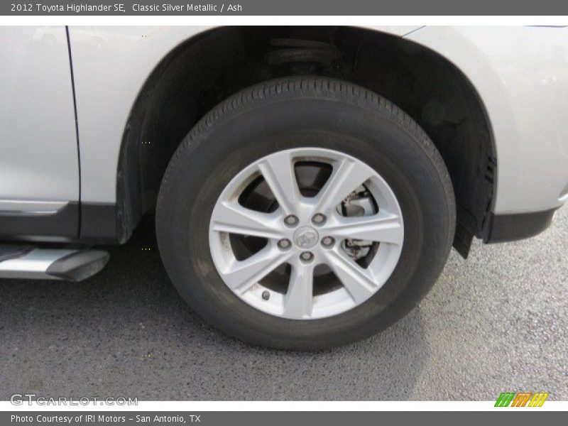 Classic Silver Metallic / Ash 2012 Toyota Highlander SE