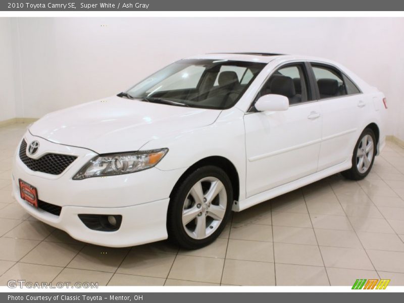 Super White / Ash Gray 2010 Toyota Camry SE