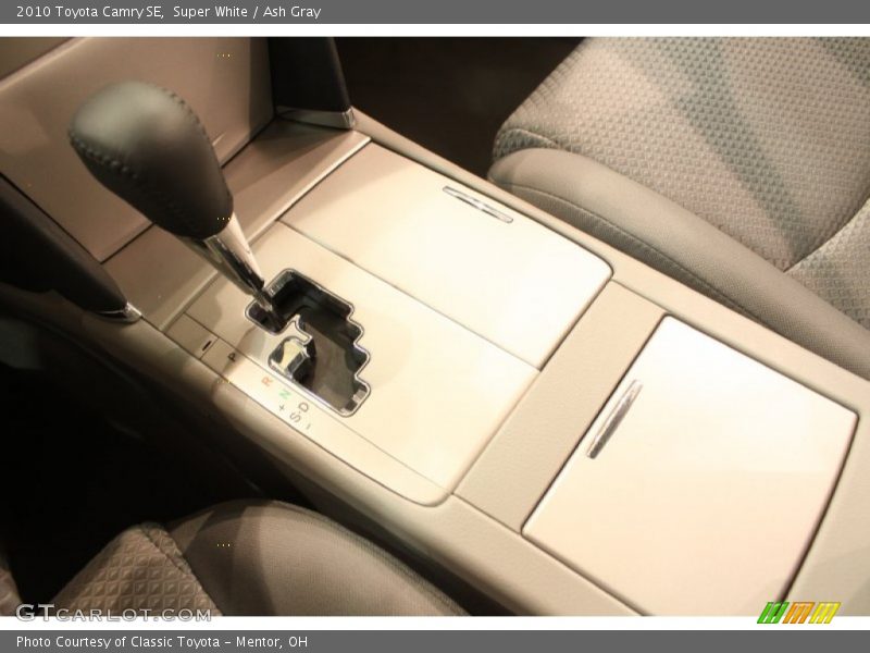 Super White / Ash Gray 2010 Toyota Camry SE