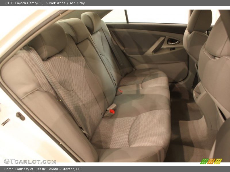 Super White / Ash Gray 2010 Toyota Camry SE