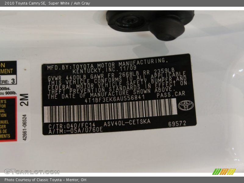 Super White / Ash Gray 2010 Toyota Camry SE