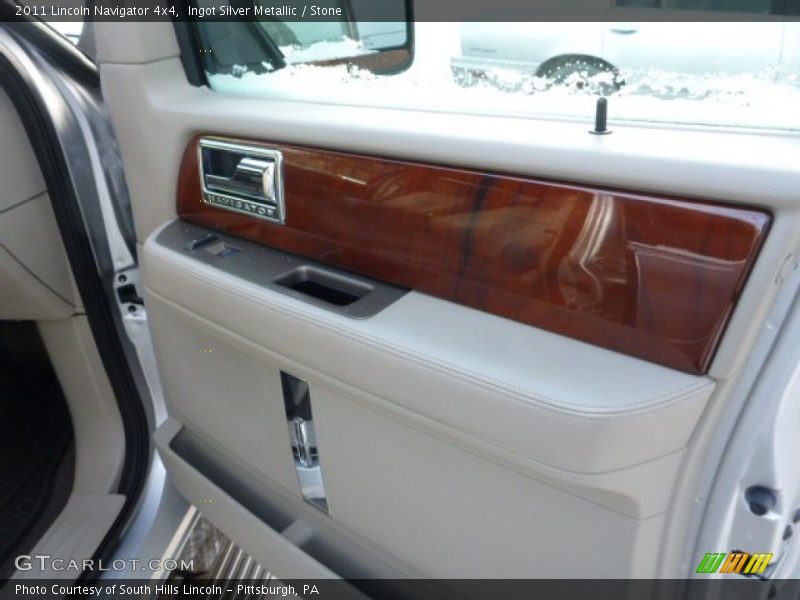 Ingot Silver Metallic / Stone 2011 Lincoln Navigator 4x4