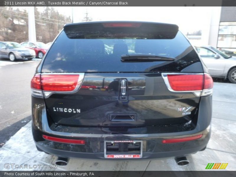 Tuxedo Black Metallic / Canyon/Charcoal Black 2011 Lincoln MKX AWD