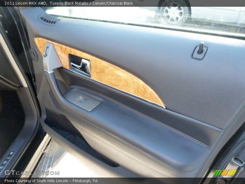 Tuxedo Black Metallic / Canyon/Charcoal Black 2011 Lincoln MKX AWD